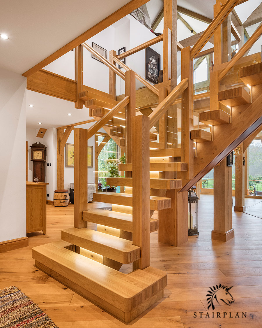 Central Feature Oak X-Vision T staircases